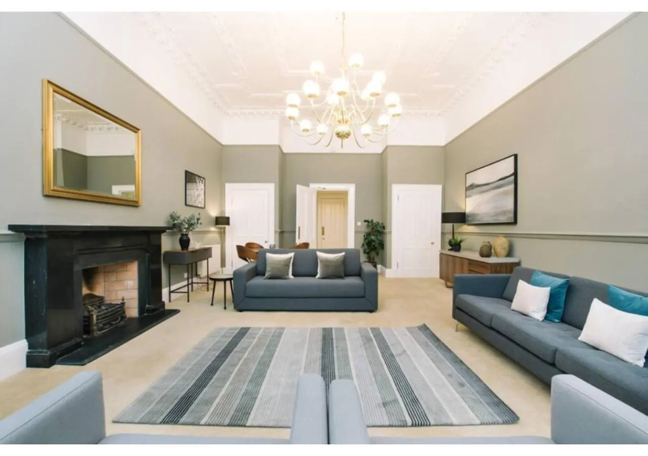 Joivy Palmerston Place Residence - Luxury City Centre Apt With Private Parking إدنبرة شقة